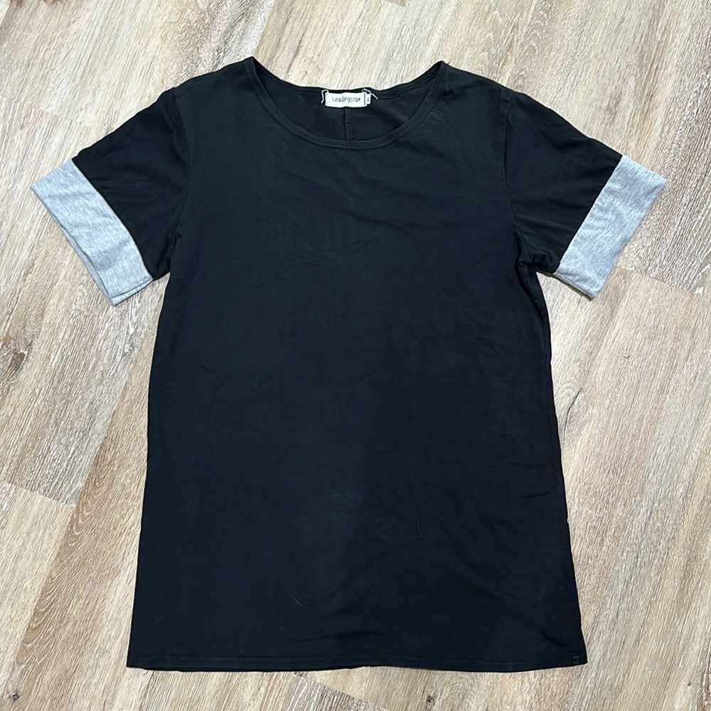 Leading star xl black and gray tshirt